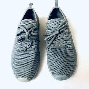 Shoes Color Gray Size ( 9 )